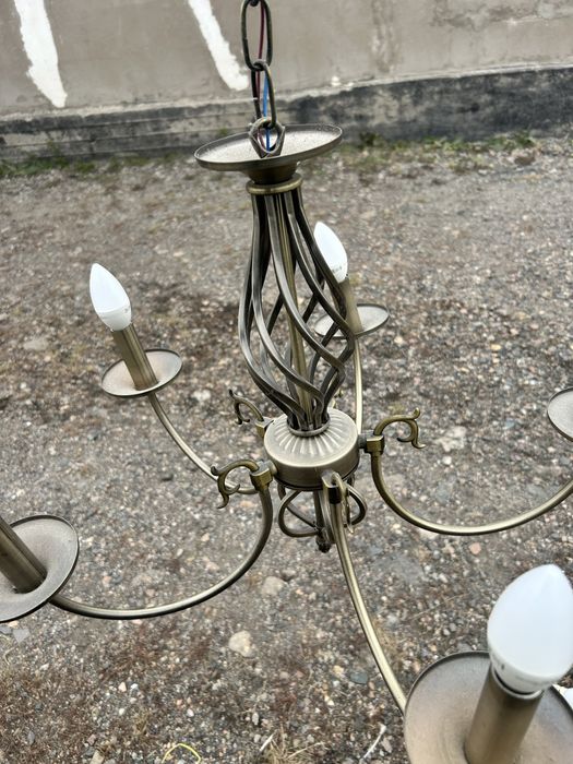 Продам две люстры в отличном состоянии