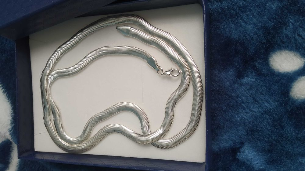 Нов,масивен,сребърен комплект. Мъжки/ дамски модели.В подаръчна кутия.