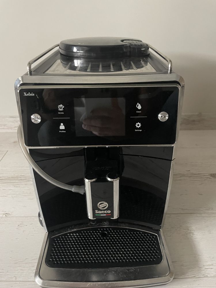 Кафеавтомат Saeco Xelsis Sm