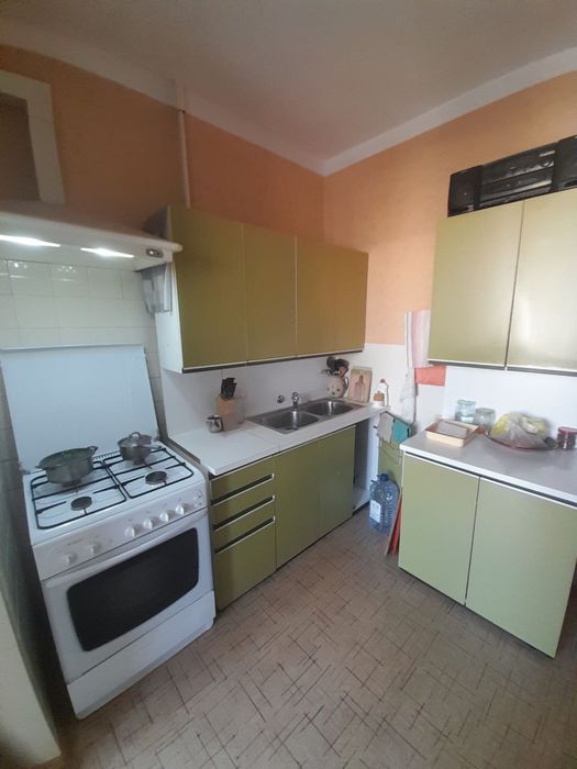 Срочно продаётся Юнусабад 19кв 2/5/5