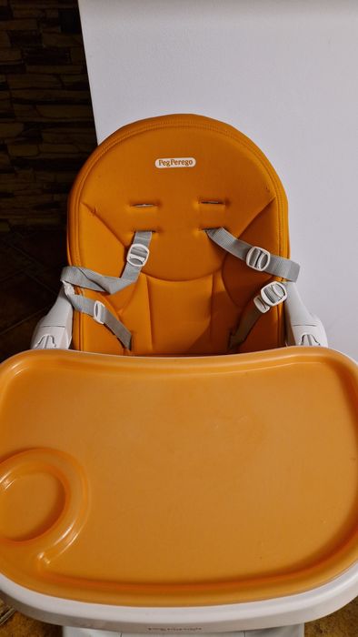 Vand scaun de masa Peg Perego, utilizat de cateva ori, 500 lei