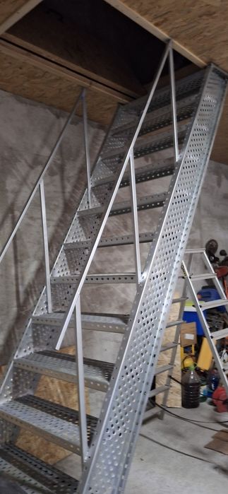 Scara metalica industriala