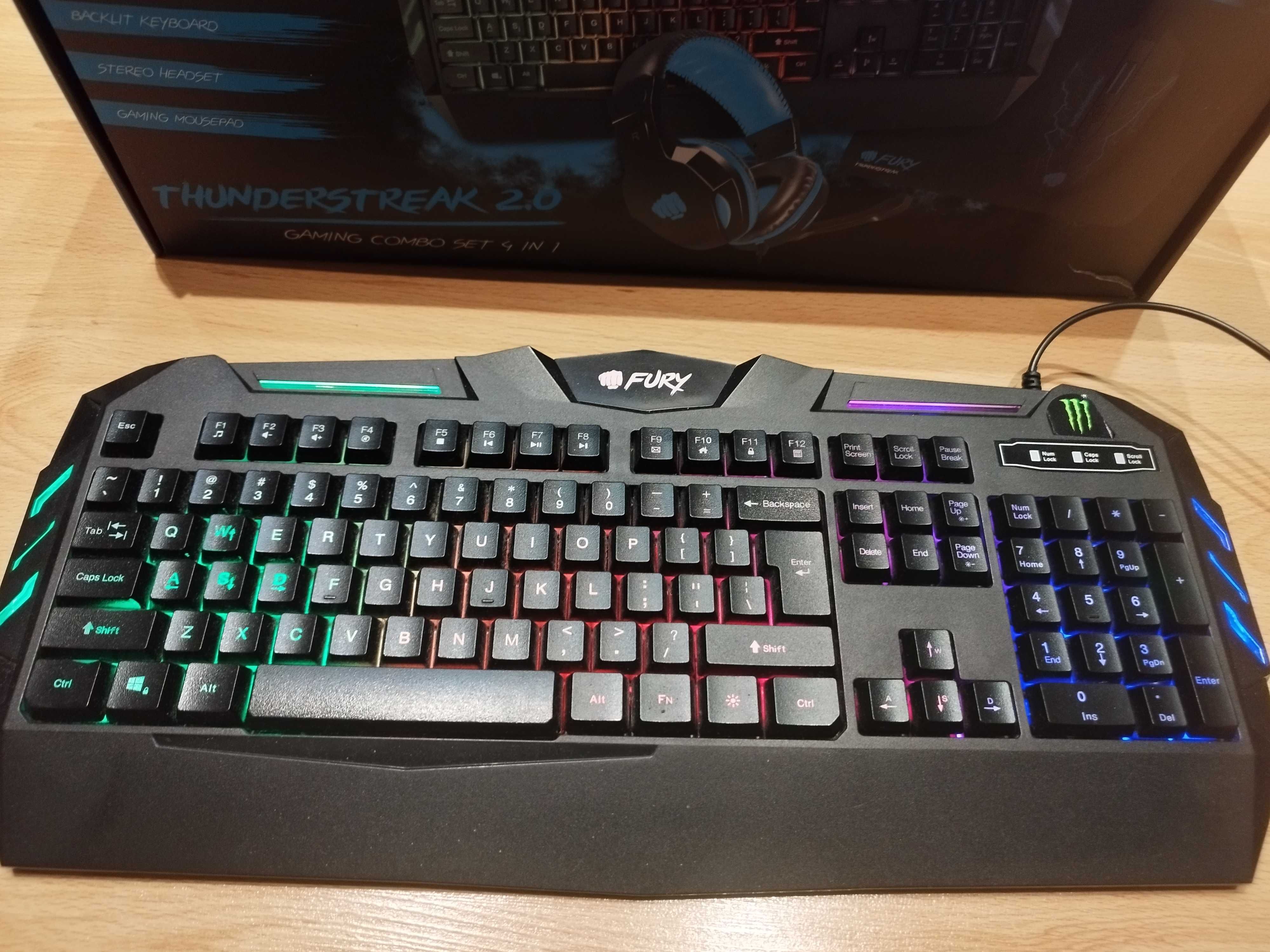 геймърска клавиатура Fury thunderbolt-с подсветка