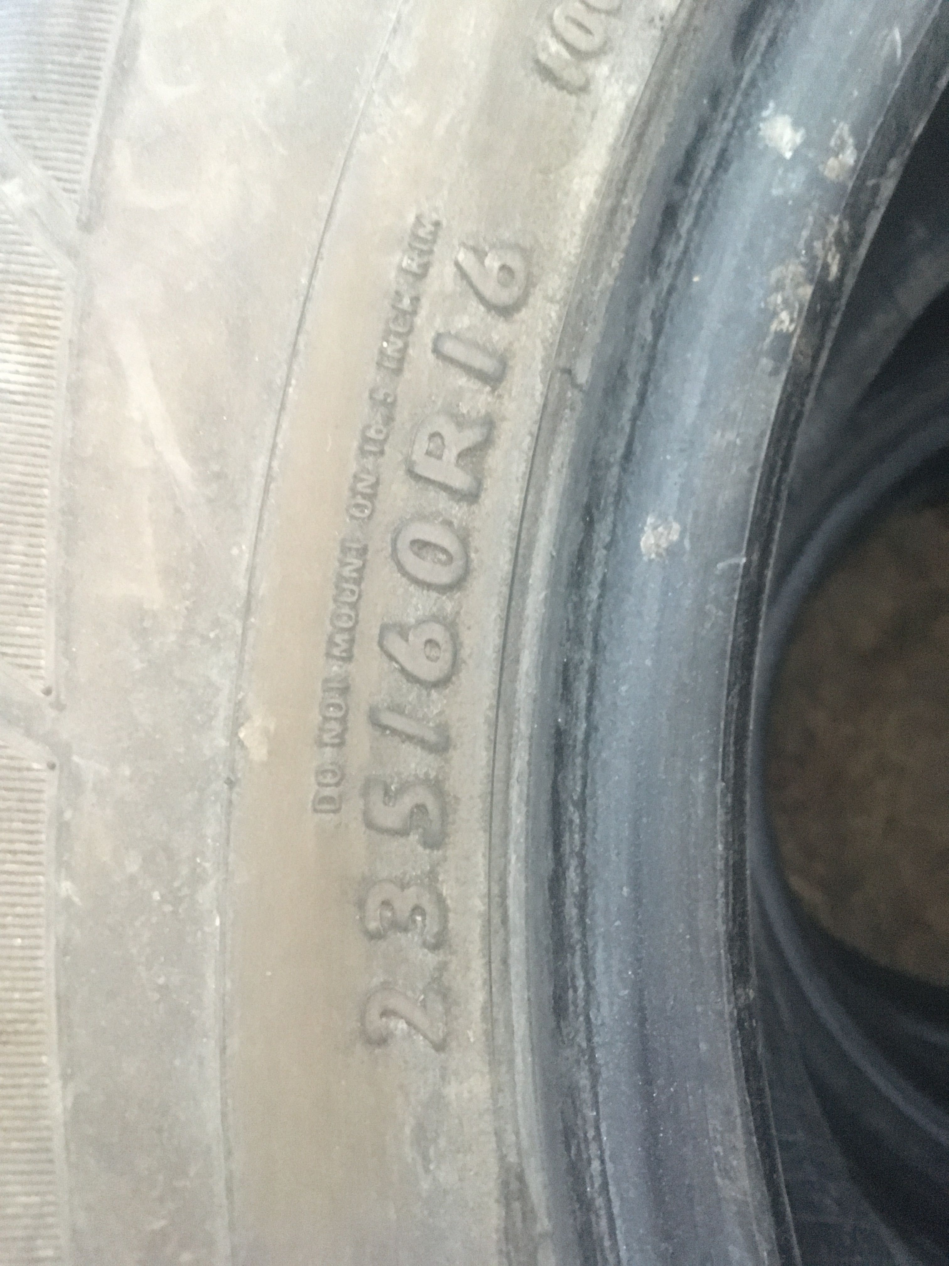 Гуми DUNLOP 235 60 16