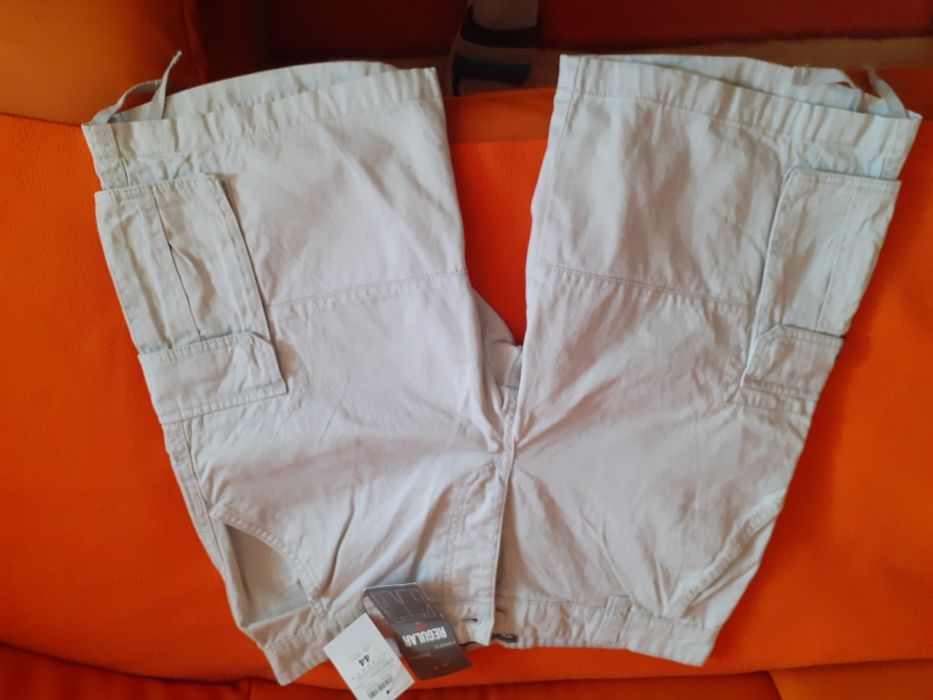 Pantaloni scurti pentru barbati