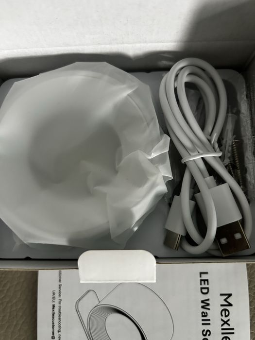 Aplica de perete led lysumuri ,3 luminozitati baterie 2000 mah