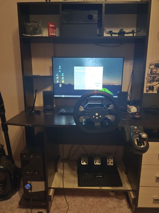 Продам компьютер весь комплект плюс руль с обратной связью.