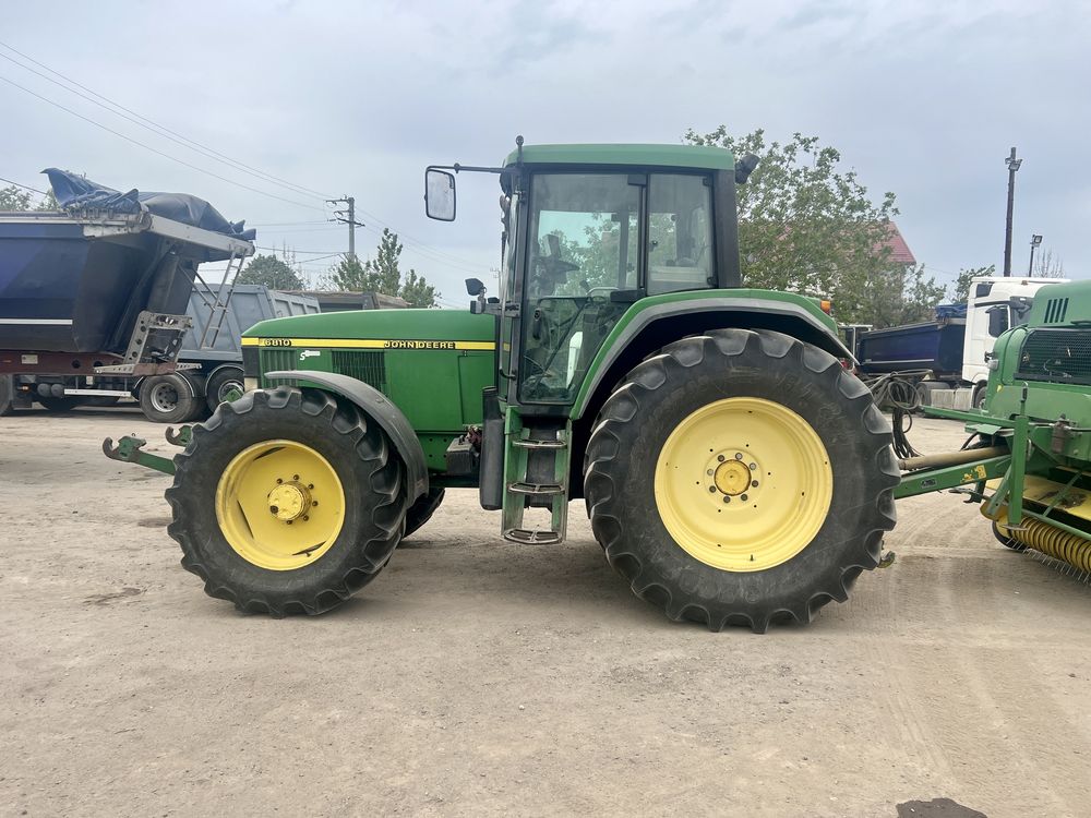 Tractor John Deere 6810