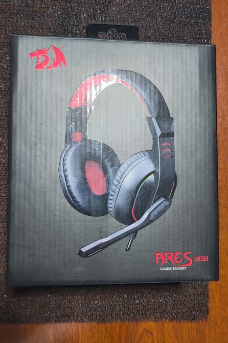 Vând casca jocuri Redragon Ares RGB cu iluminare