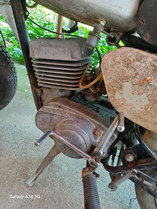 Motocicleta Minsk 125