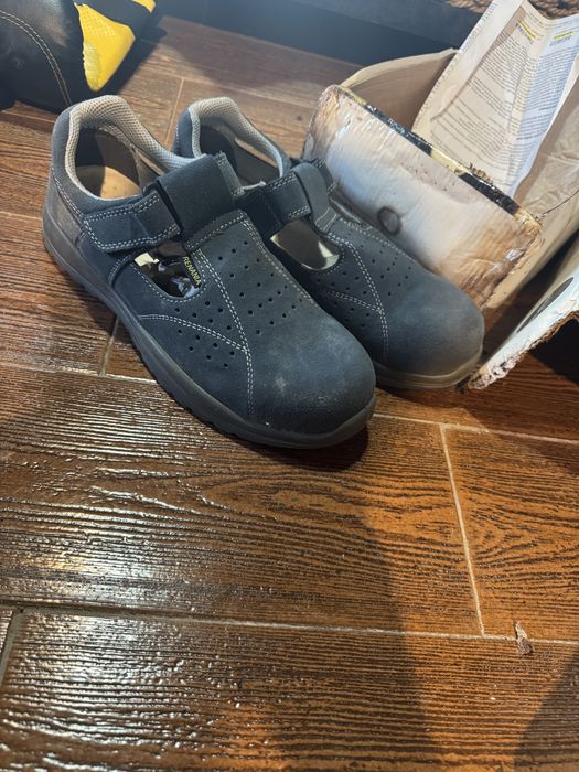 Incaltaminte de siguranta