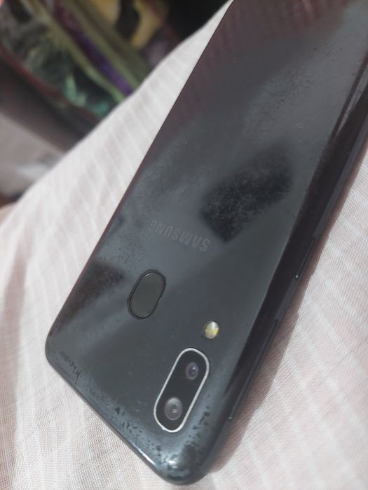 Samsung Galaxy A20 e , funcțional , resetat , ușoare defecte