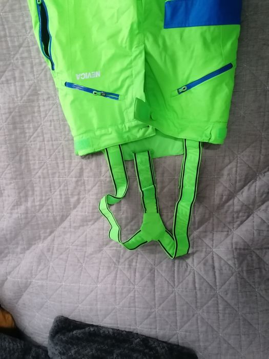 Pantaloni pentru schi