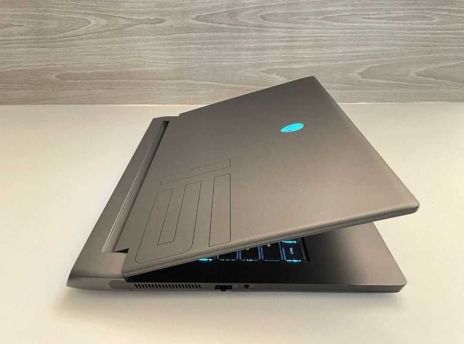 Laptop gaming Alienware M15 | Ryzen R9 5900HX | RTX 3070 8GB | 240hz