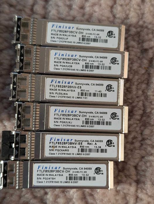 Vând urgent SFP de 8 GB JDSU, Finisar, Avago, card SD Cisco 64GB