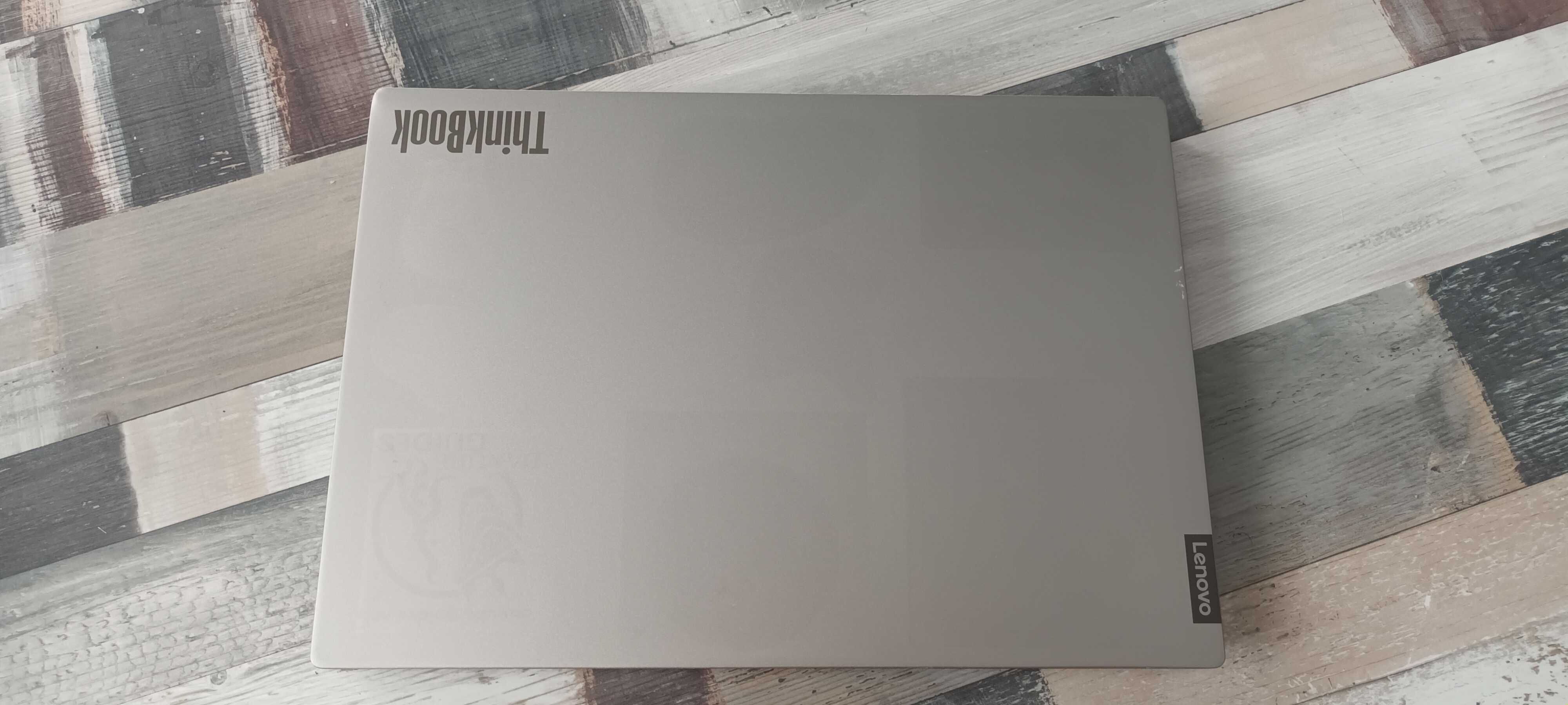 Продавам лаптоп Lenovo