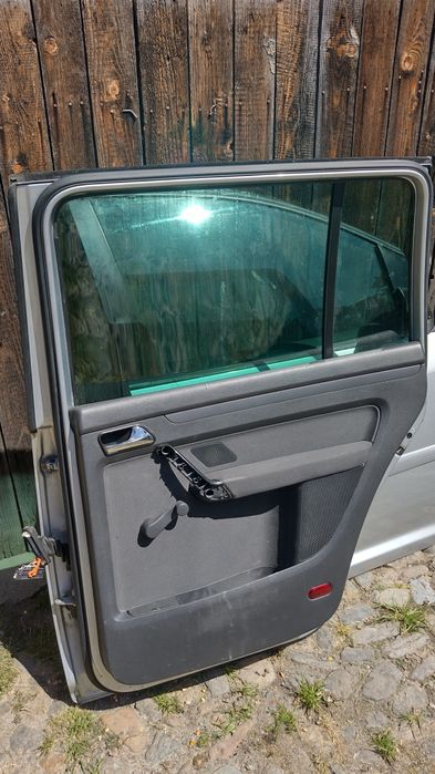 Uși touran față dreapta si spate dreapta