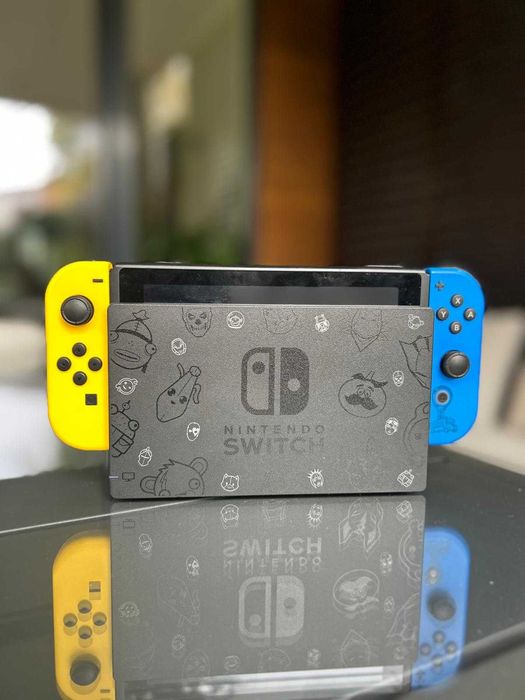 Nintendo Switch Fortnite + 3 jocuri + Pro Controller + accesorii