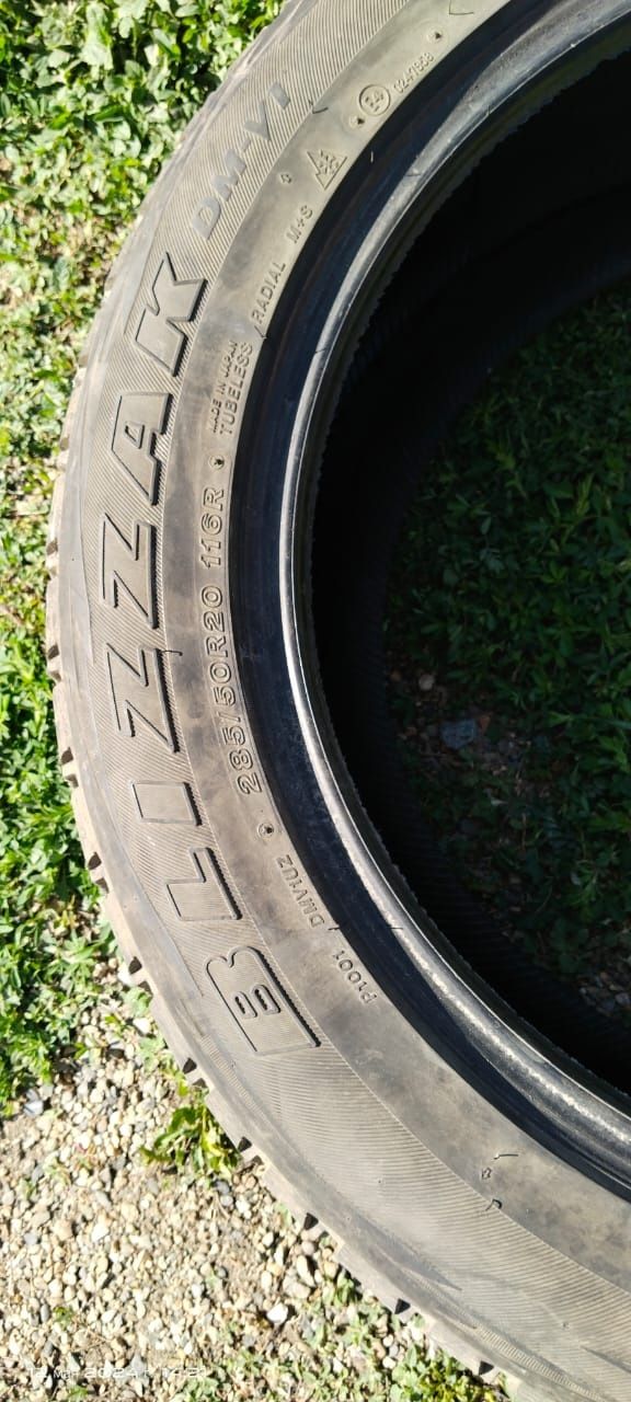 BLIZZAK 285/50R20