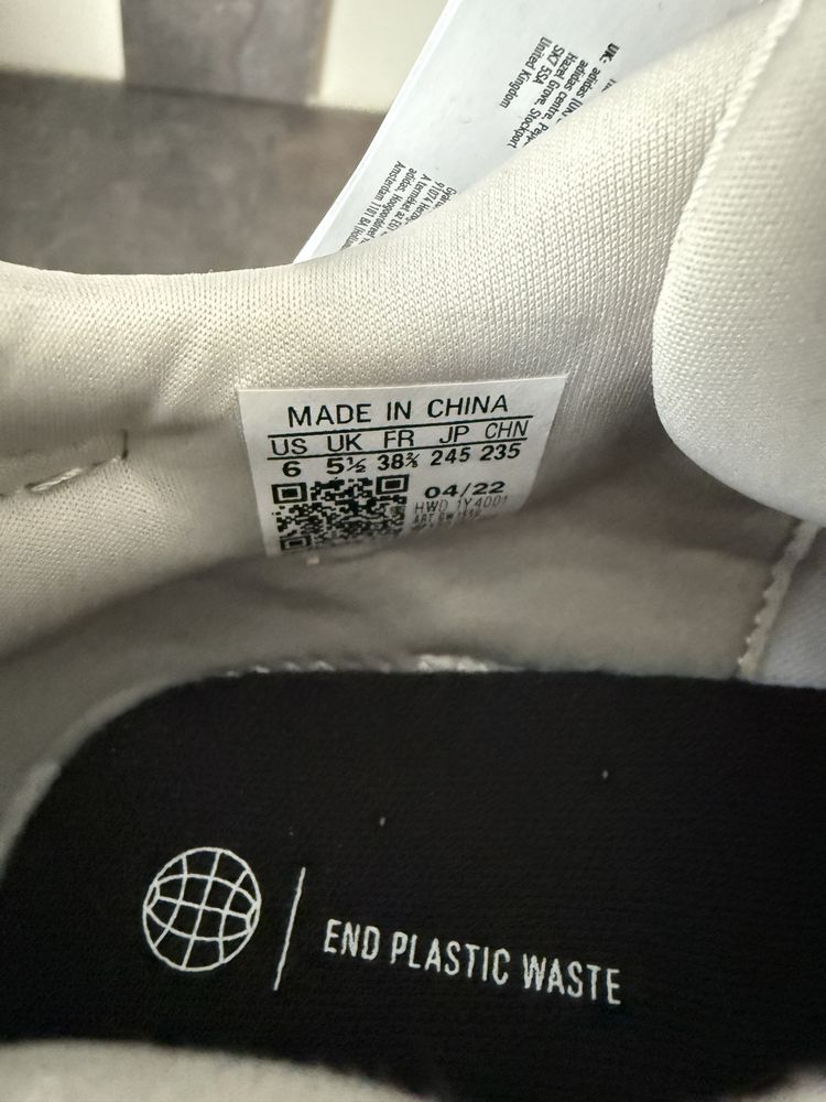 Обувки/маратонки Adidas Ozelle