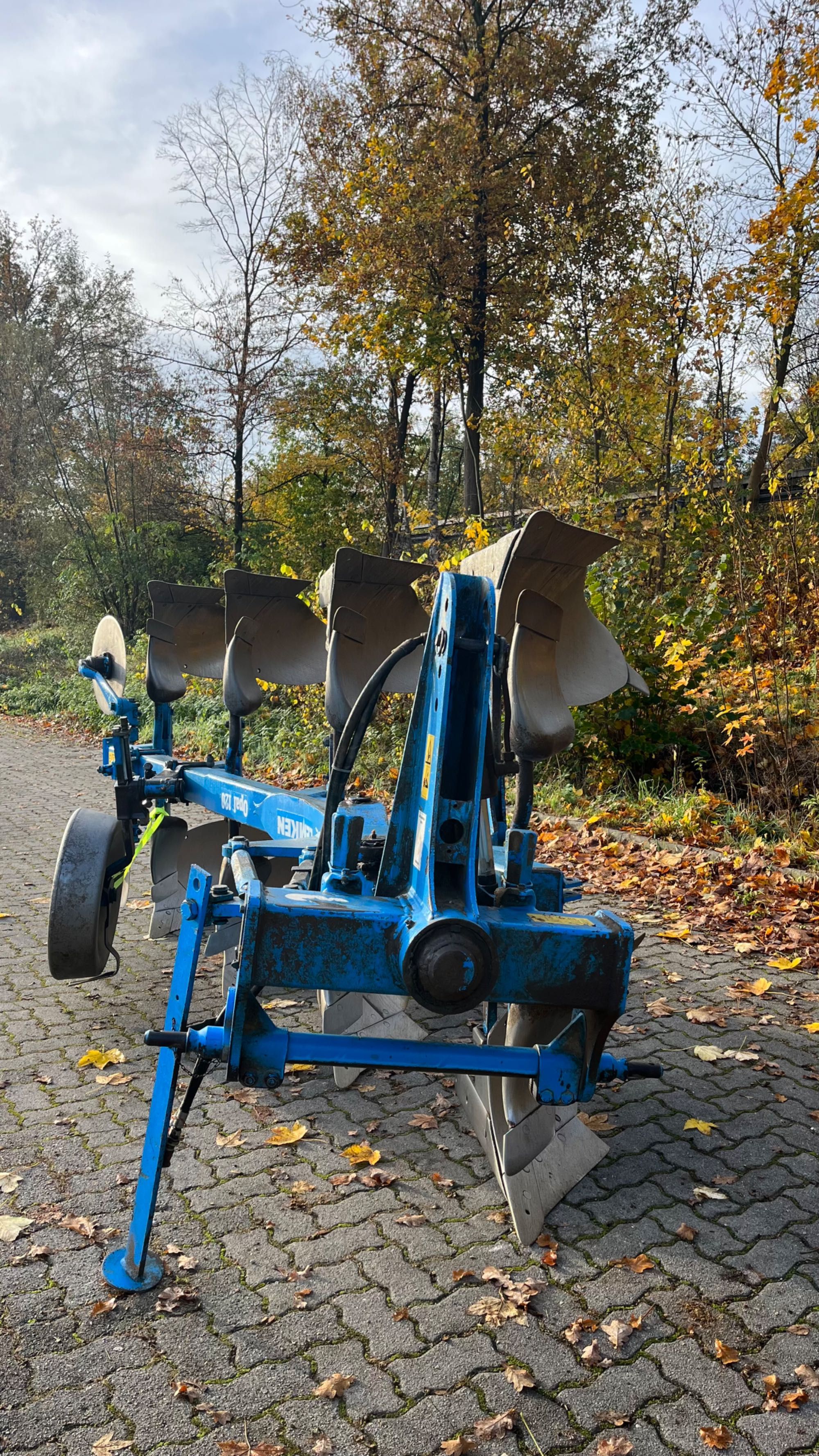 Lemken Opal 120 Omoch Plug Case Puma, Claas Arion Belarus tortadi