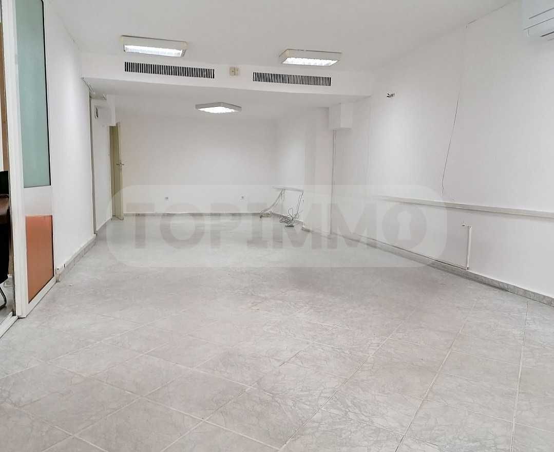 Дава се под наем Магазин в Варна, Лятно кино Тракия - 62 кв.м за 420.75 € - Снимка #1