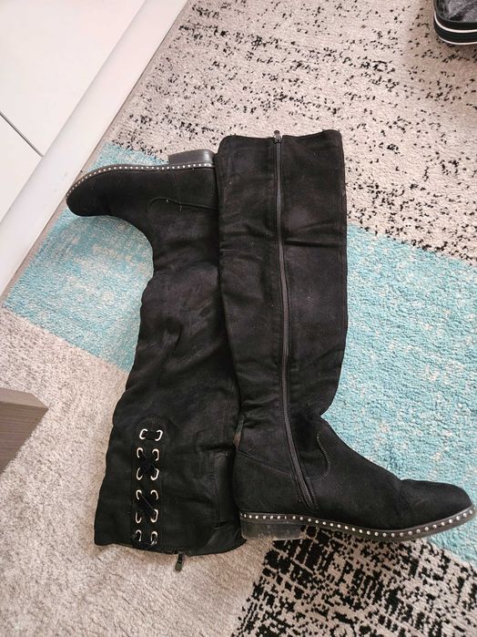 Cizme lungi de piele intoarsa