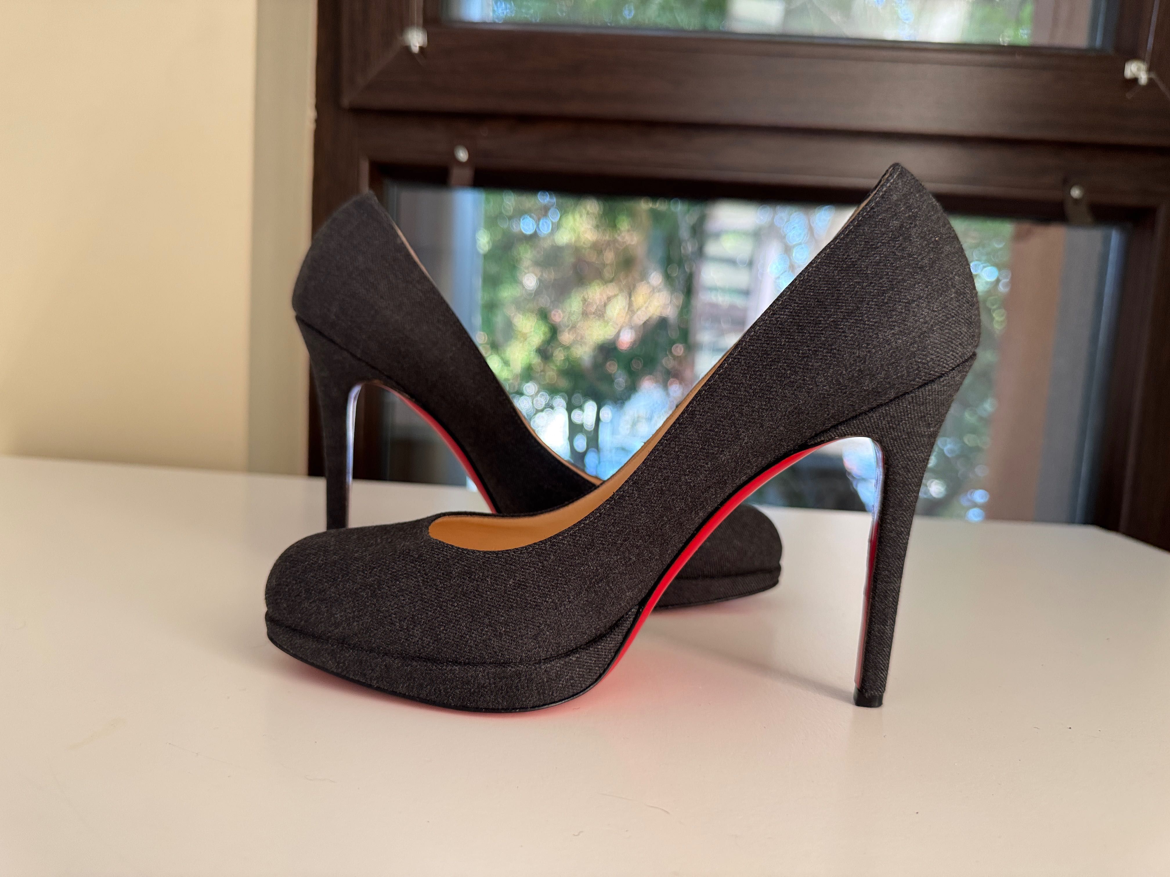 Christian Louboutin ток, 38-размер, оригинални