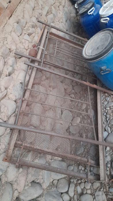 Temir karavotlar sotiladi