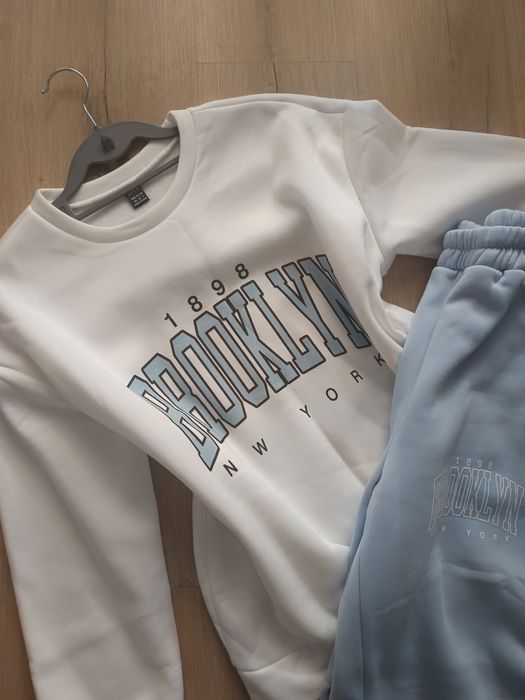 Дамски спортен комплект