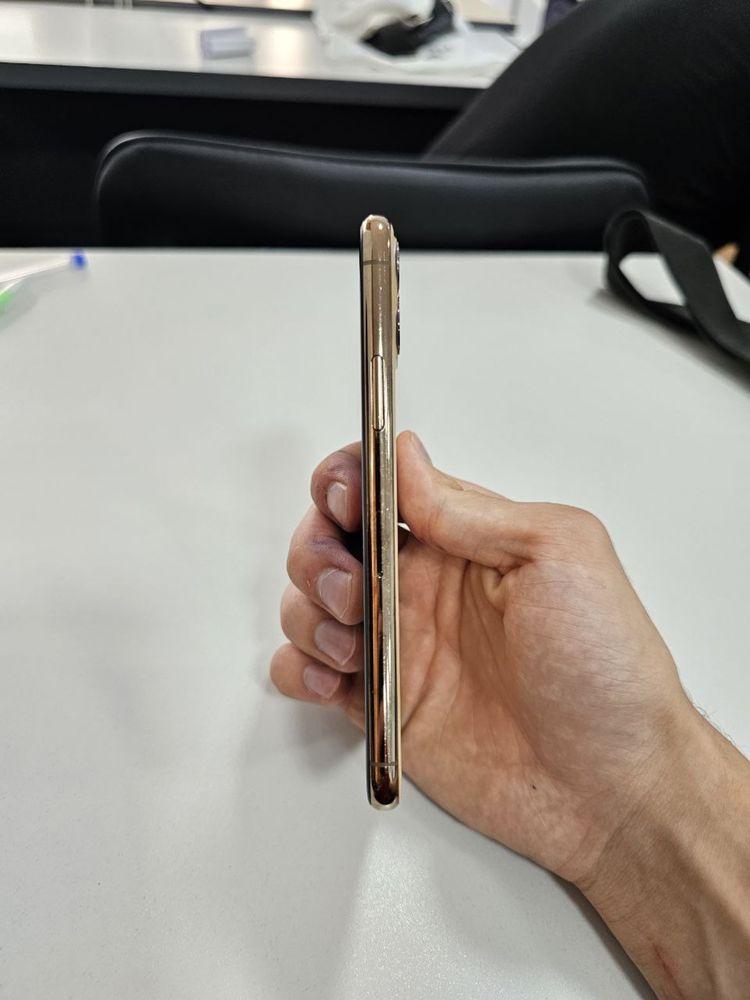 Iphone 11 pro 64 gold