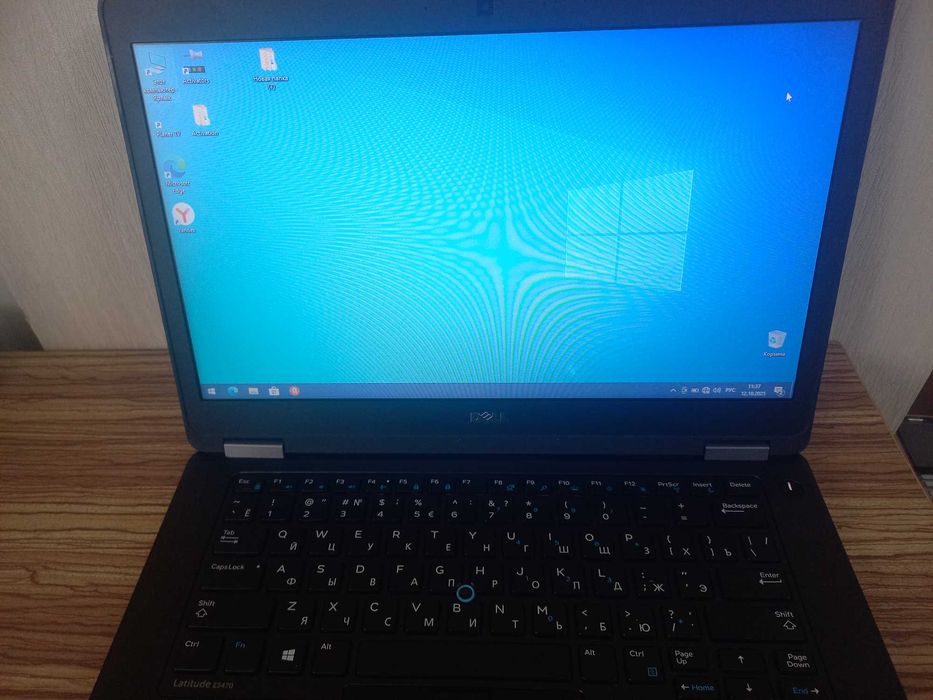 Компьютеры одним лотом.  Два ноутбука и мини. MacBook. DELL. Mercury