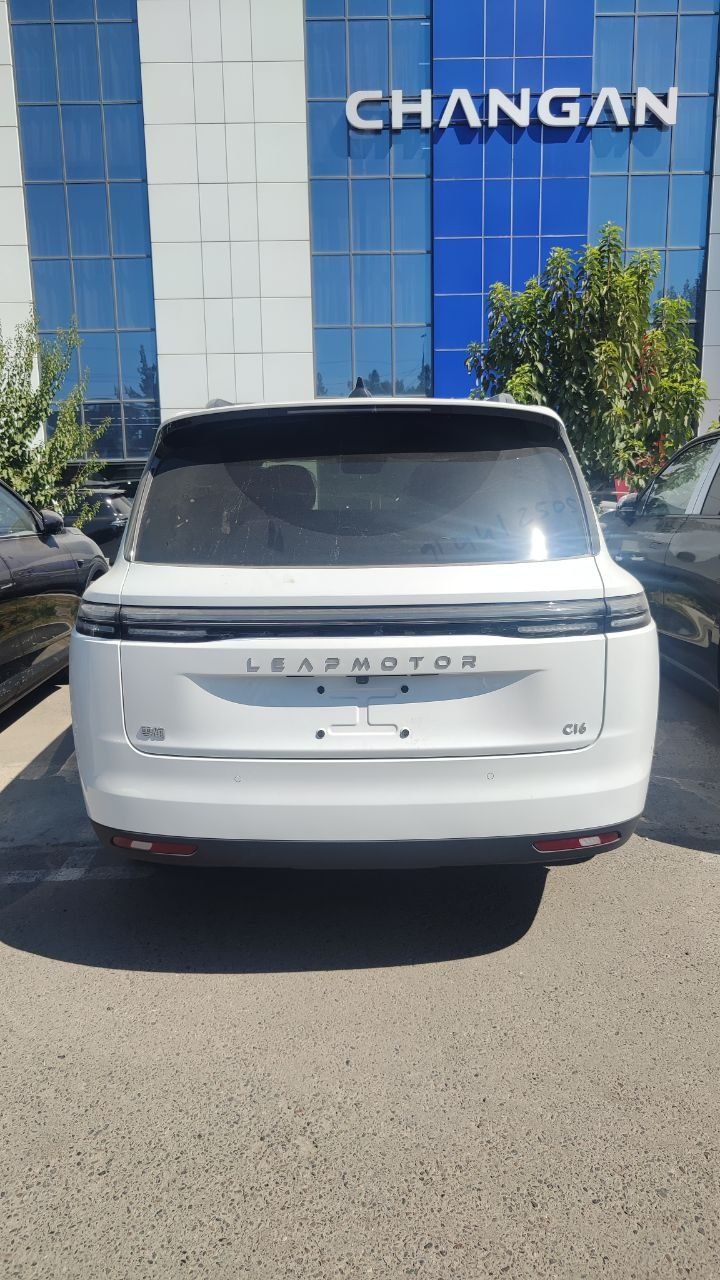 Leapmotor C16 200 Hybrid Premium