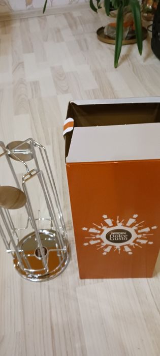 Поставка за капсули DOLCE GUSTO