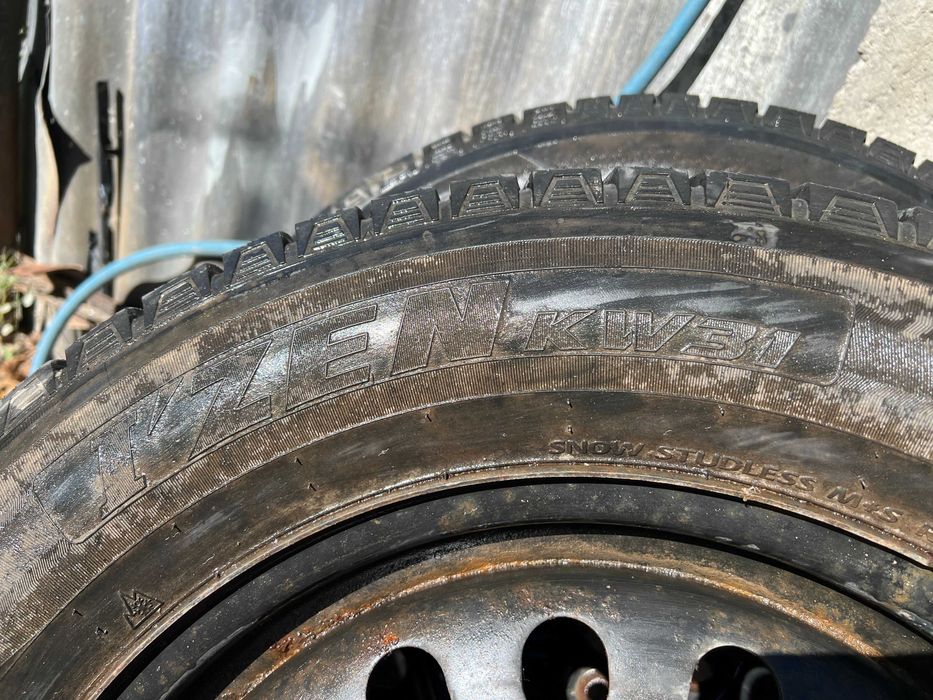 Зимни гуми с джанти Kumho I’Zen KW31 225/65 R17 106R 5x114.3 – 2 броя