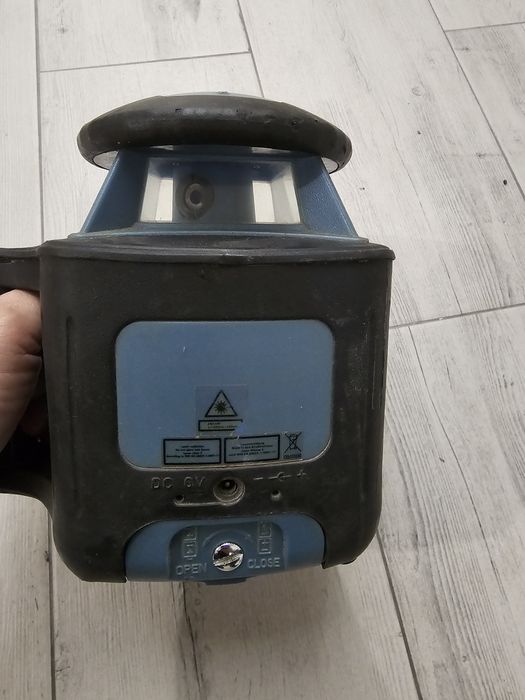 Ротационен лазерен нивелир