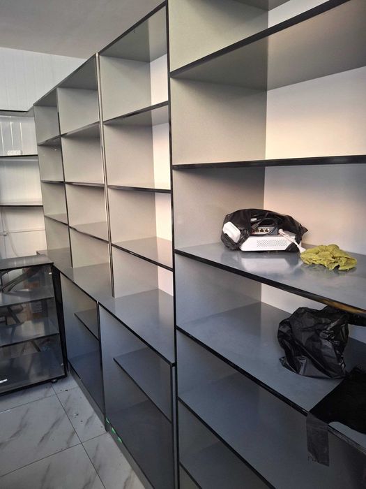 Магазин учун мебел жихозлари (ветрина, полкалар) 3 ой ишлатилган