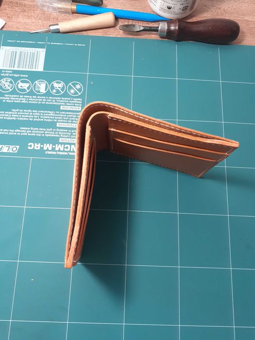 Портофейл.Италианска раститилна дъбена кожа.Седларски шев.