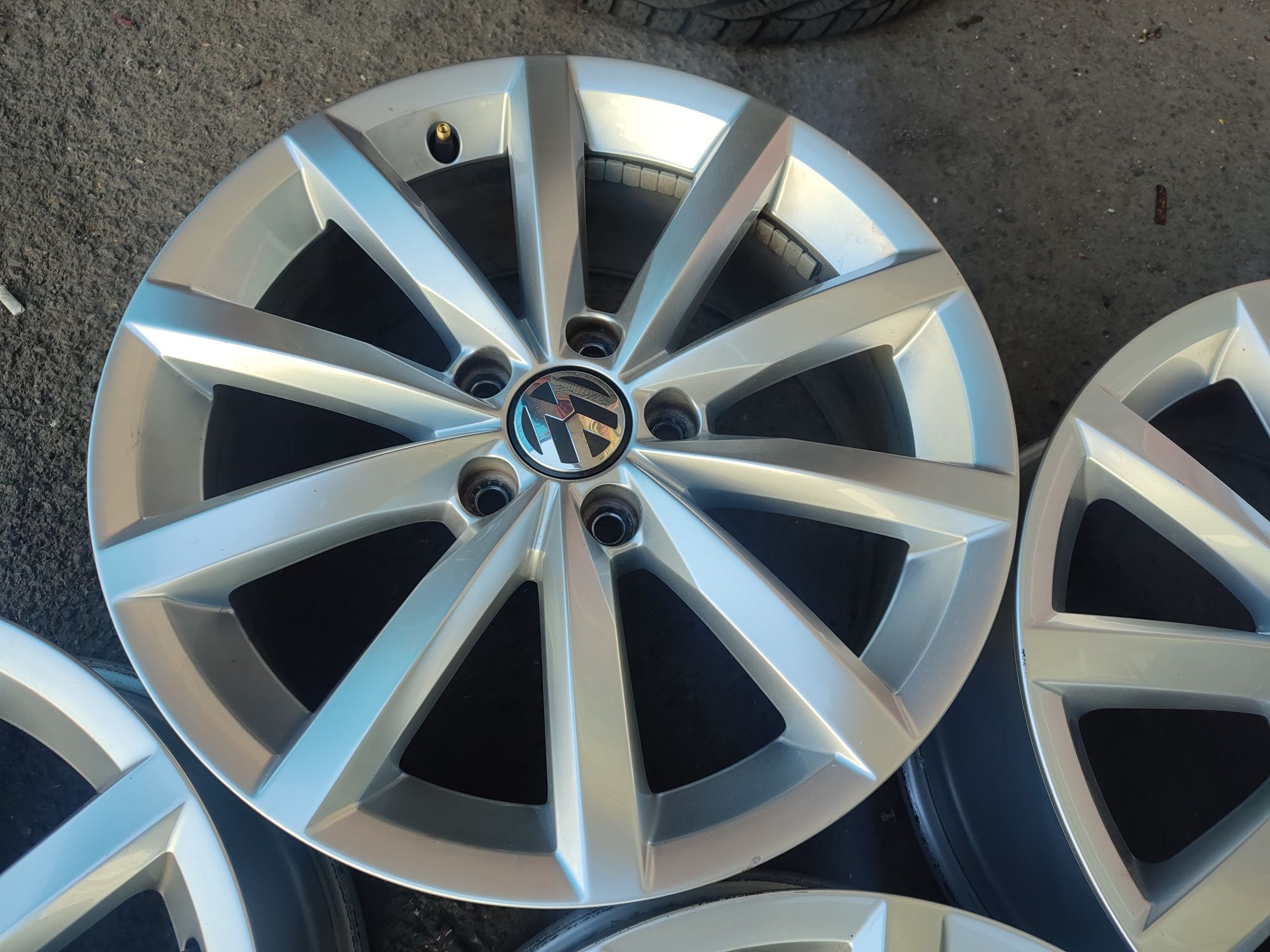 17" оригинални алуминиеви джанти за Vw Tiguan,Arteon,Passat...