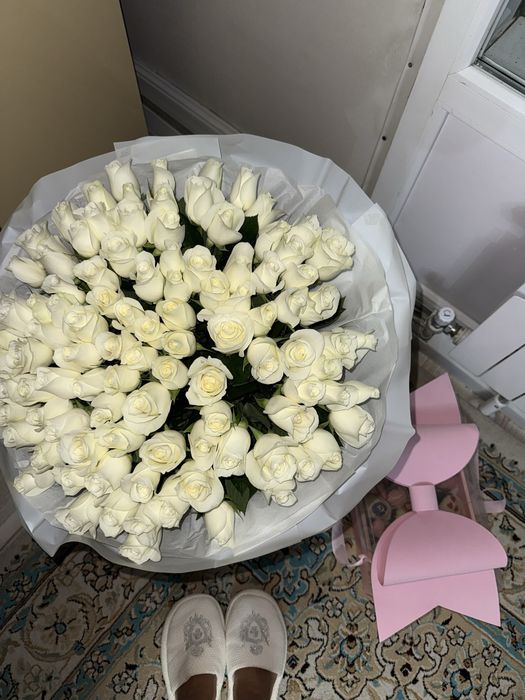 свежий букет 101 белых роз срочно