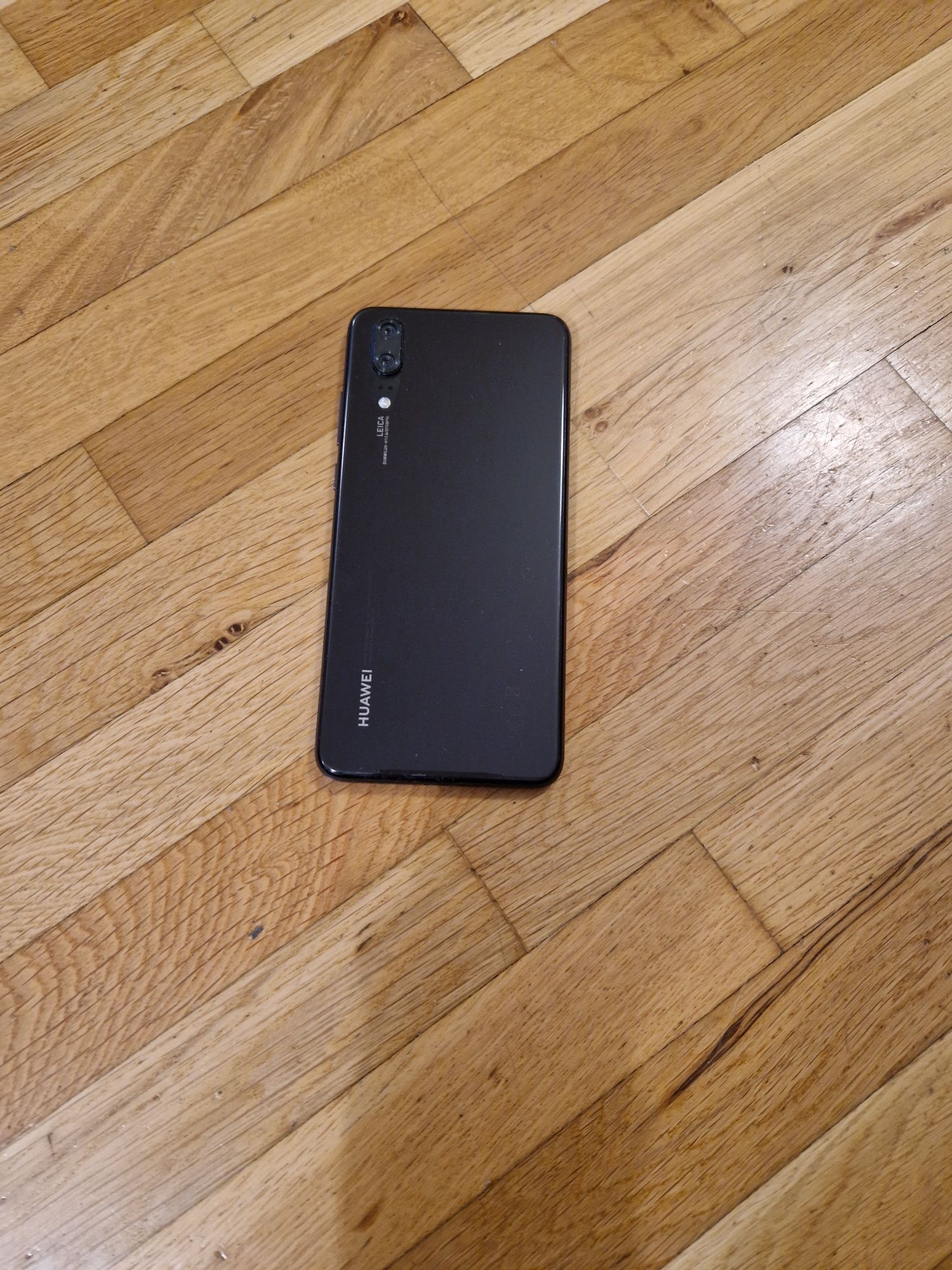 Huawei p20 черен