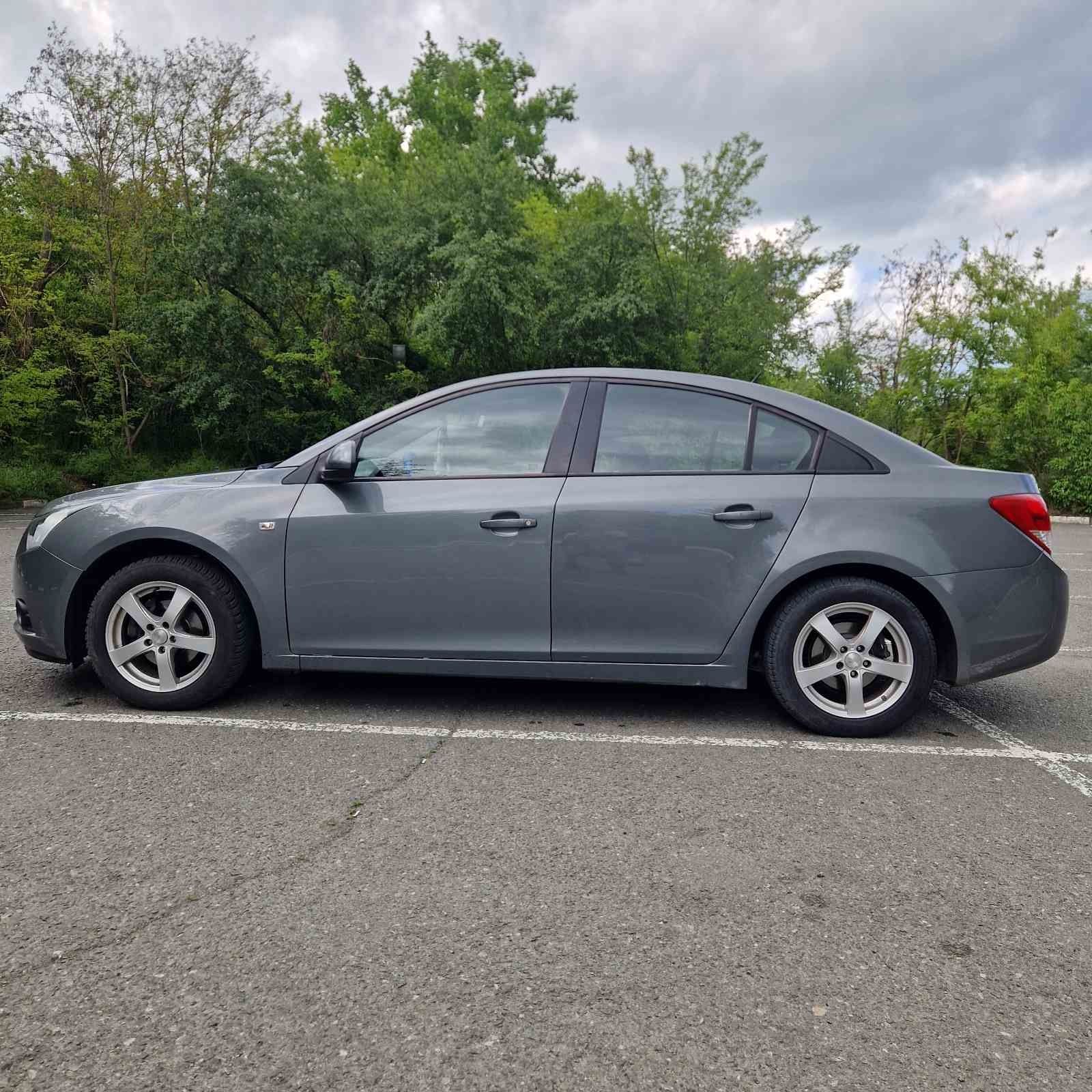 Chevrolet Cruze LS 1,6