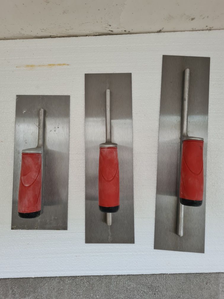 Vând gletiere din inox