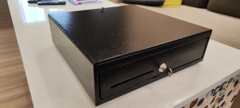 Сейф каса за пари