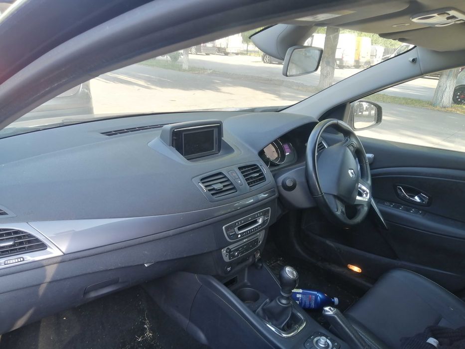 Dezmembram Renault Megane