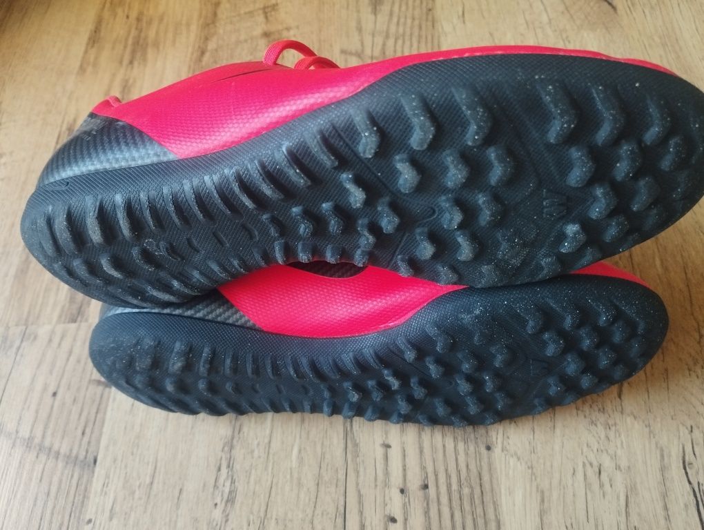(38н.) Обувки Nike за футбол