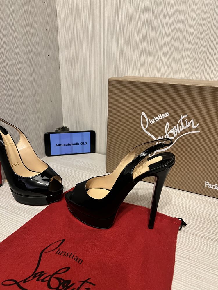 Louboytin peep toe 37