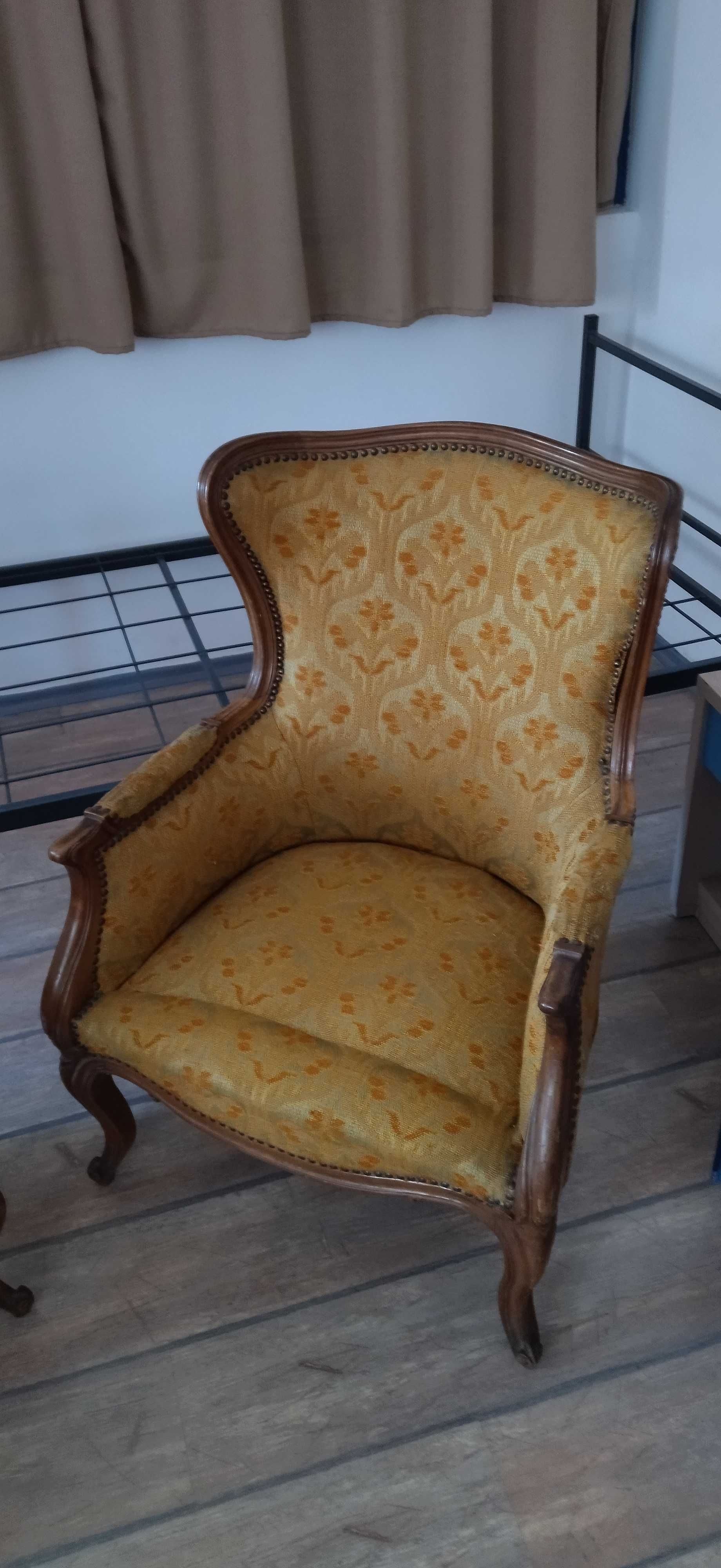 Антикварни испански кресла Orejeras