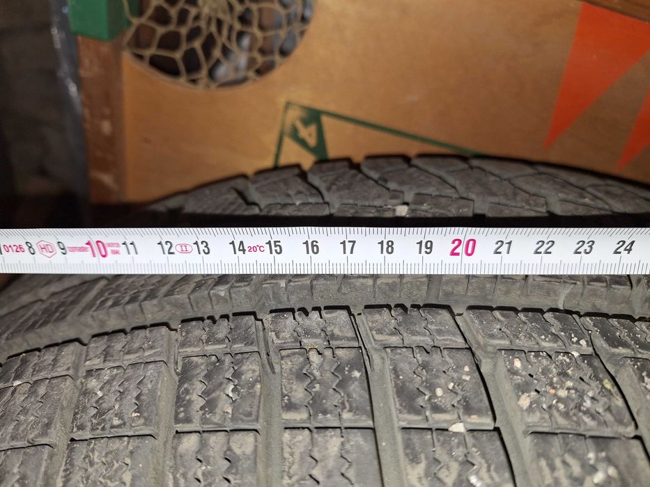 Зимни гуми за джип/ван "Hankook Winter i cept evo2 SUV" - 225/70/16