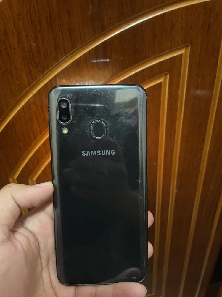 Samsung A20 black